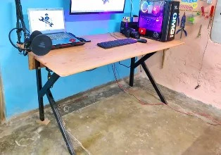 Cheapest DIY Gaming Desk