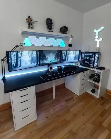 Triple Monitor Gaming Desk Setup