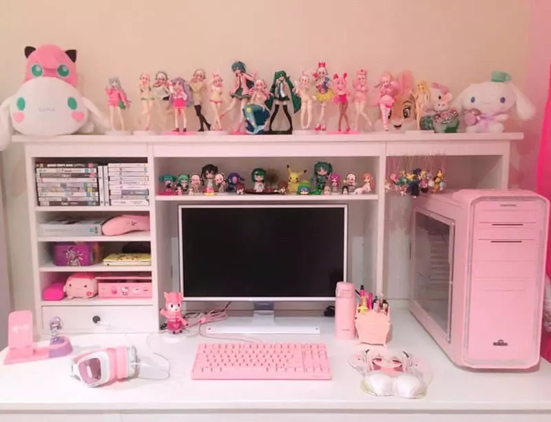 Figurine-Themed Cute Pink Gaming Setup